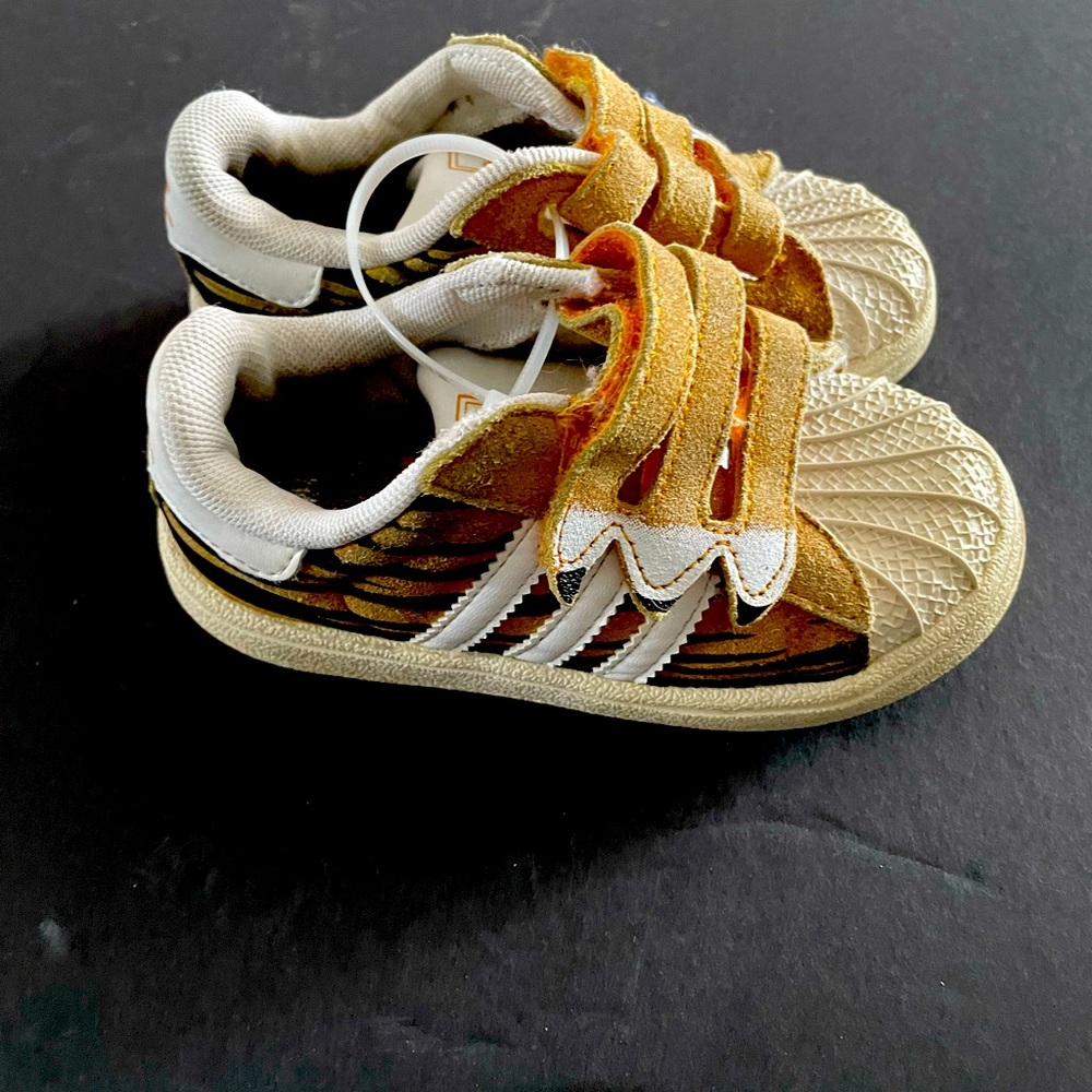 Kids Adidas Superstar Tigers